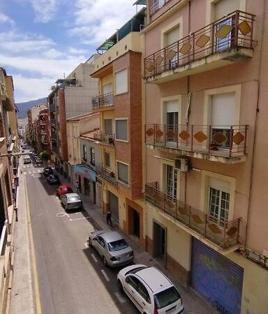 Charming Three Bedroom Apartment In Alcoi Exterior foto